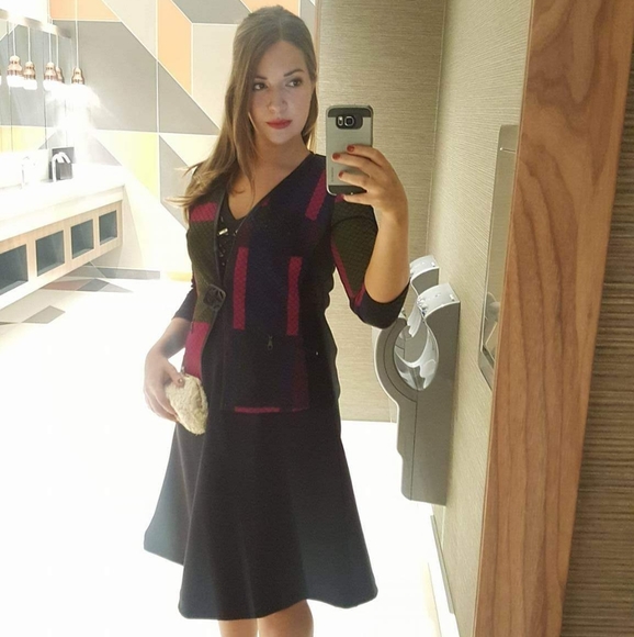 Meet your Posher, Miryam 👠 - Picture 2 of 5